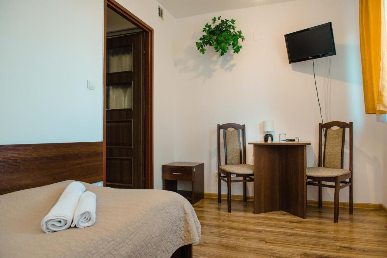 Hotel Turkus Jarosław Esterno foto