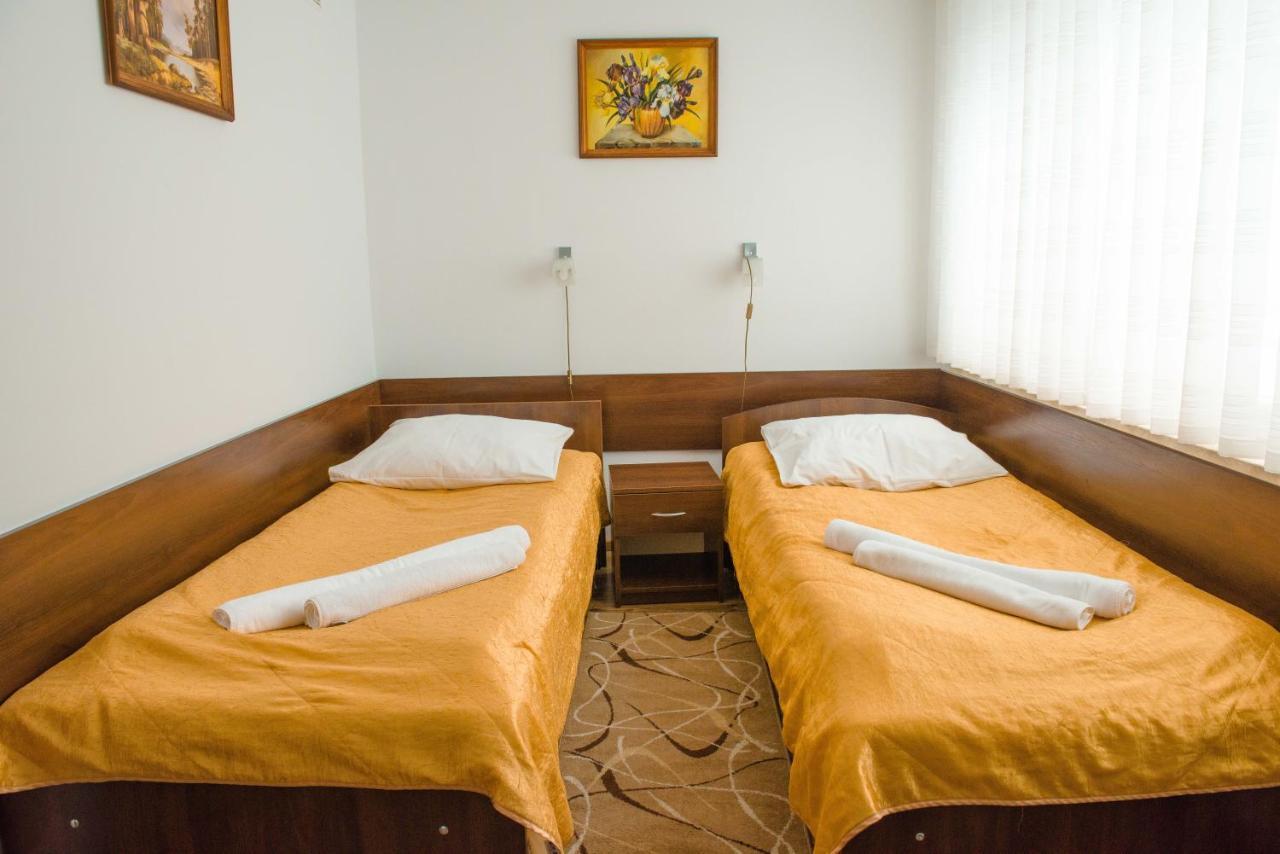 Hotel Turkus Jarosław Esterno foto