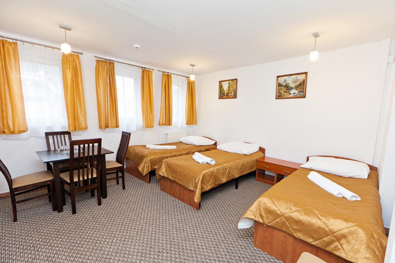 Hotel Turkus Jarosław Esterno foto