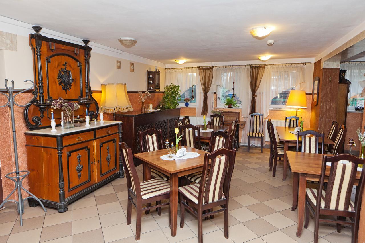 Hotel Turkus Jarosław Esterno foto