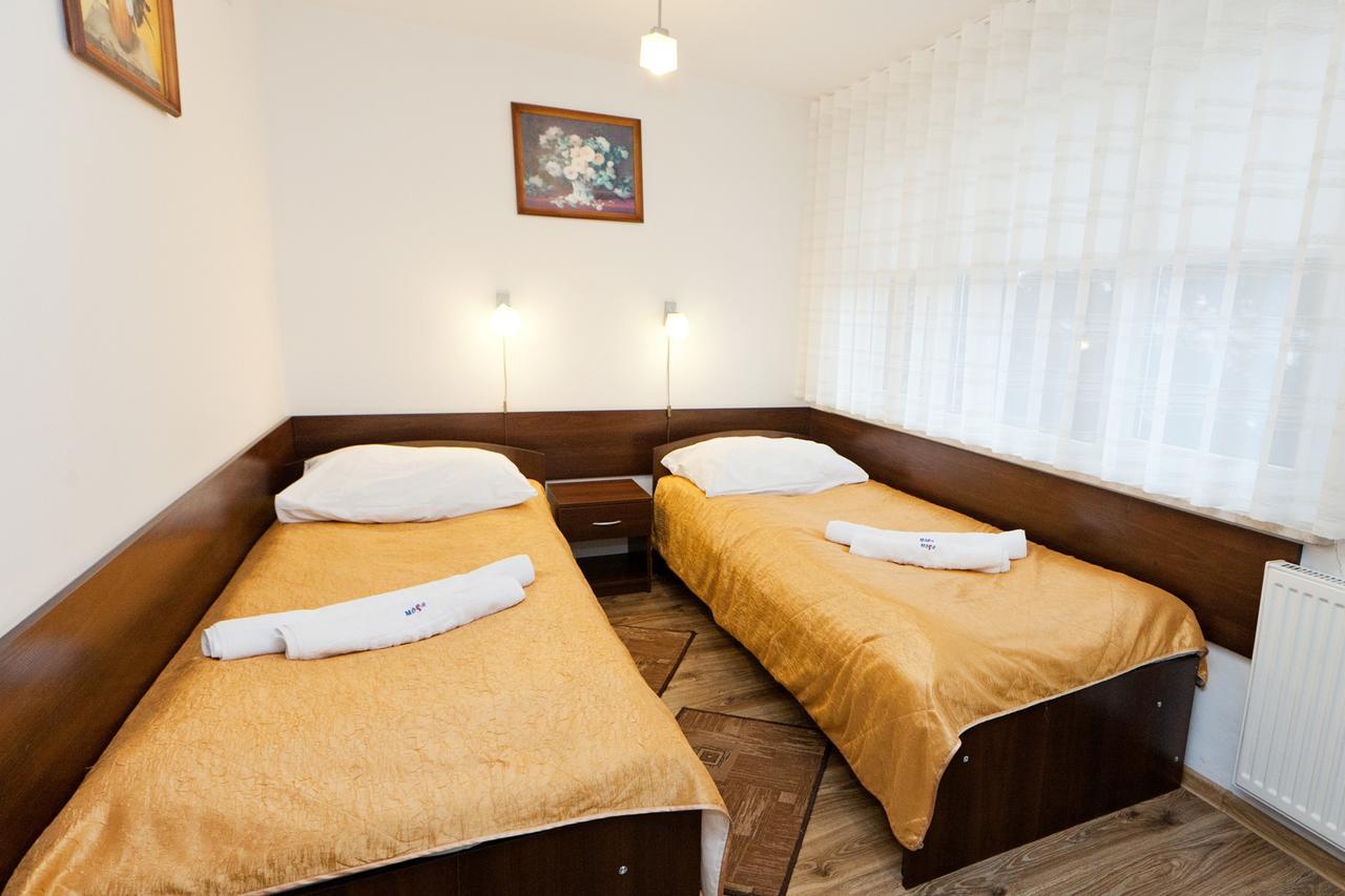 Hotel Turkus Jarosław Esterno foto